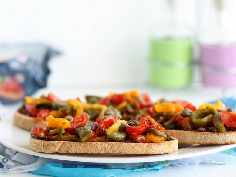 pan bruschetta con peperoni 800x600